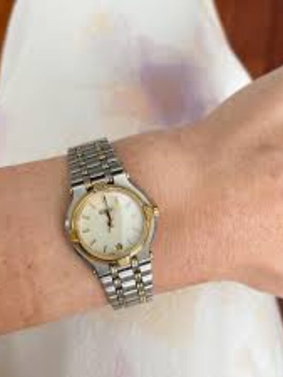 Gucci 9000L Two-Tone Silver and Gold Bracelet Watch main image 6